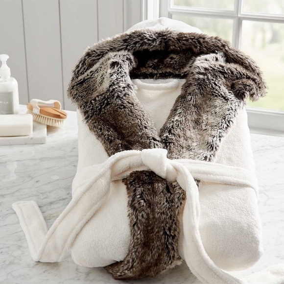 Pottery Barn Cream and Brown Faux Fur Trim Robe - Picture 1 of 11